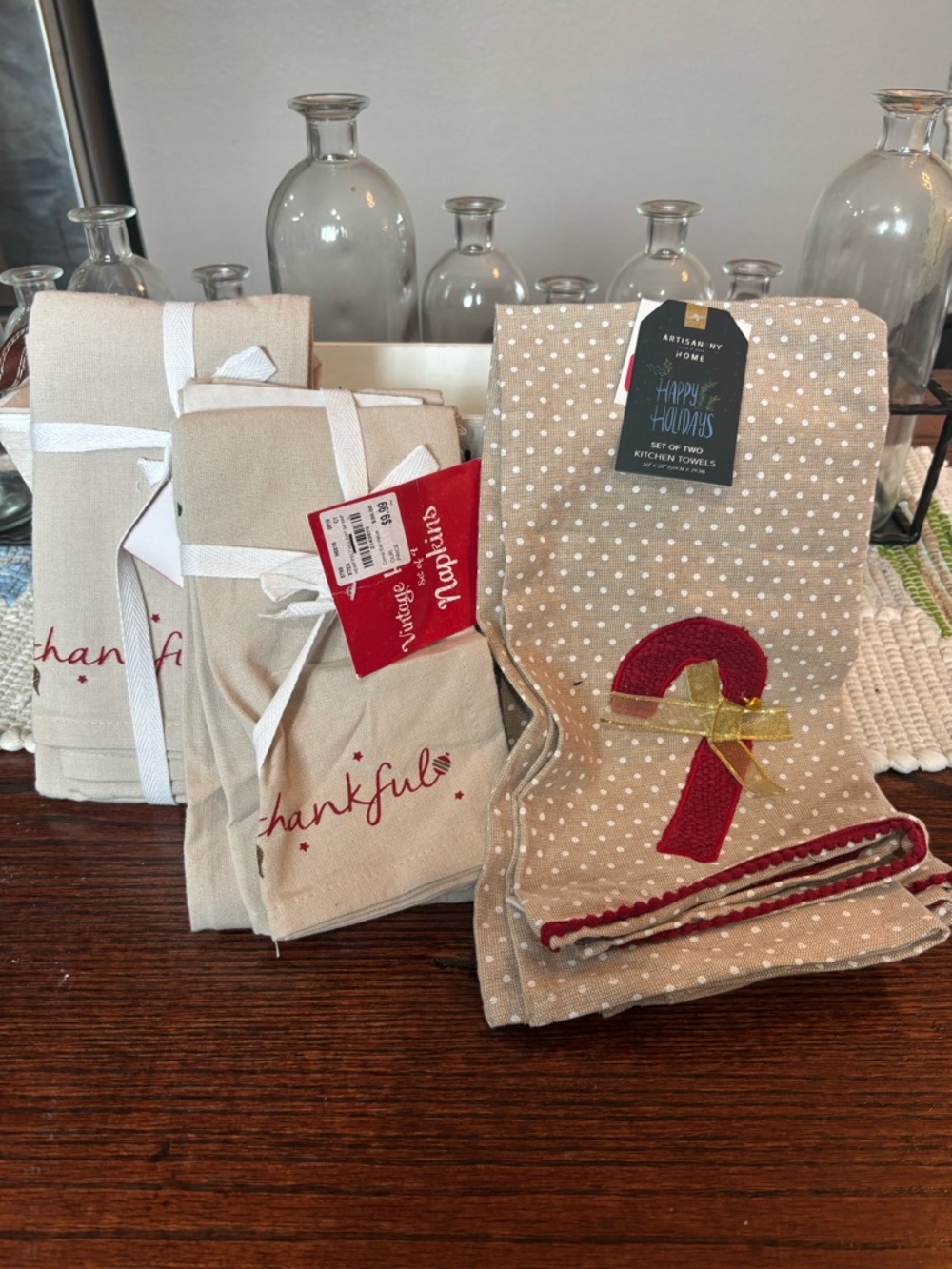 New Christmas vintage look kitchen linens in flax 8 napkins & 2 dish towels NWT